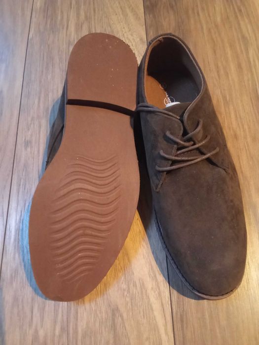 Buty męskie NOWE rozmiar 6UK -  39.5