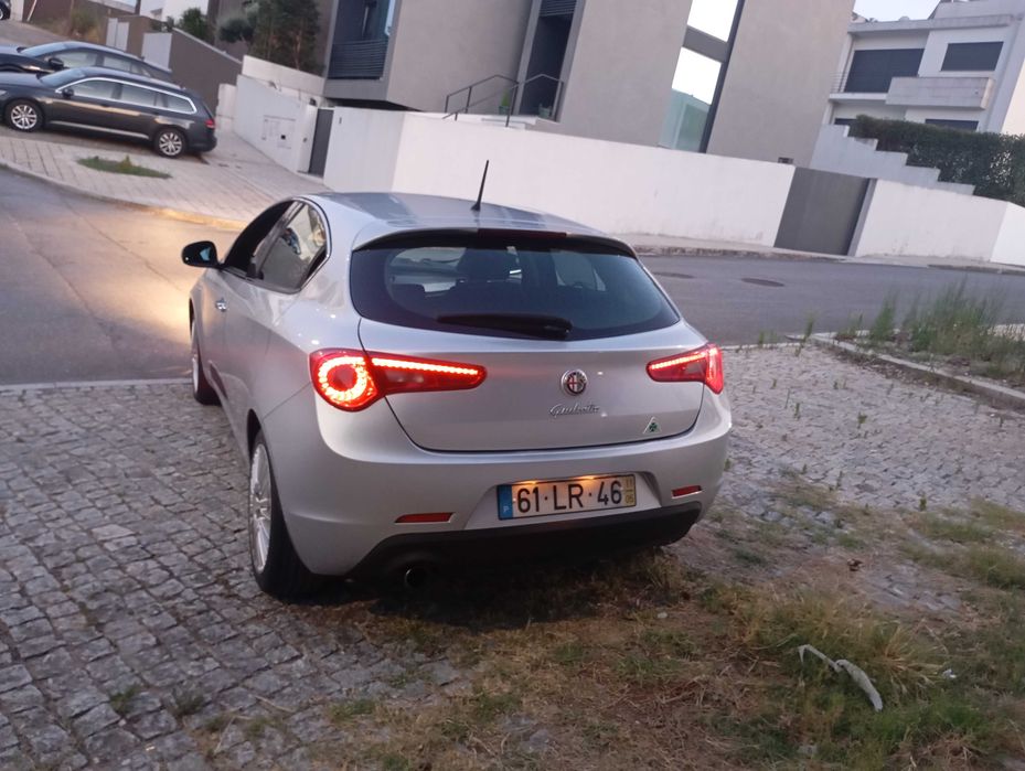 Alfa romeo giulietta 1.6 jtdm ( troco fiat 500)