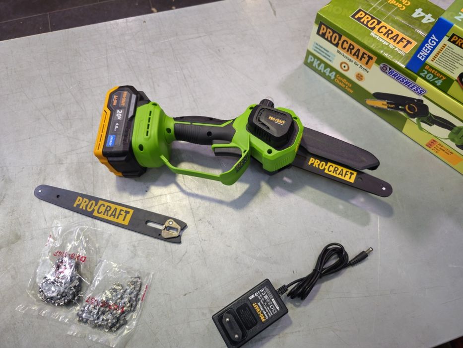 ProCraft PKA44 Мини Пила Аккумуляторная Акум.4.0Аh +2шт Шины ,2шт Цепи