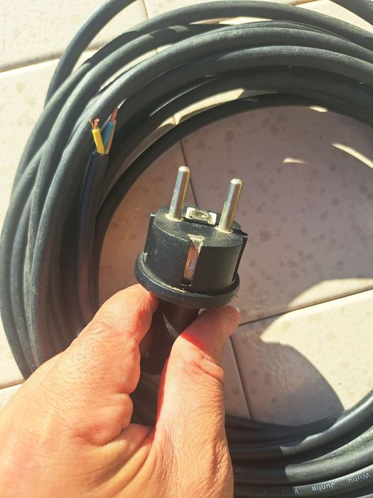 Cabo eléctrico 3 fios H05VV-F 3G1,5 mm² com ficha Schuko 16A