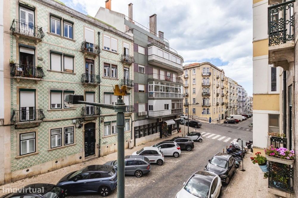 Apartamento T2+1 com elevado potencial de renovação no Centro de Lisbo