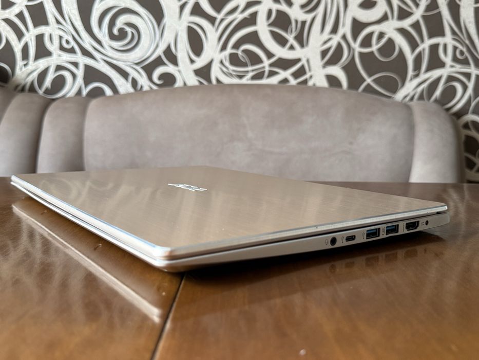 Ноутбук 15.6" Acer Swift 3 на Intel i7-8550U с 8ОЗУ/256SSD/FullHD/RoseGold