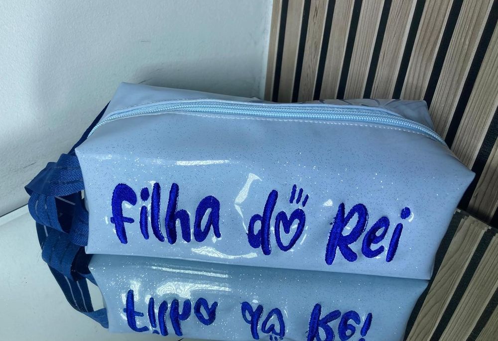 Ama que gosta cuidar de crianças