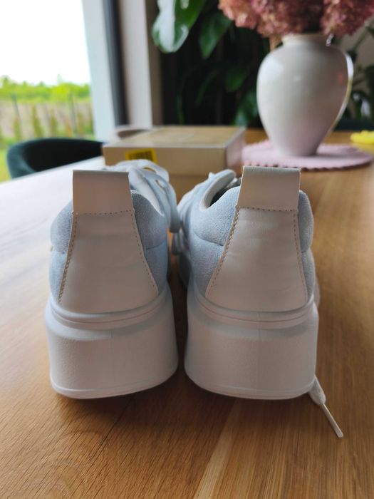 Buty Adidasy błękitne wysokie 39
