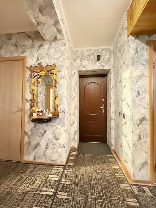 Продається 3кімн в районі 10 школи