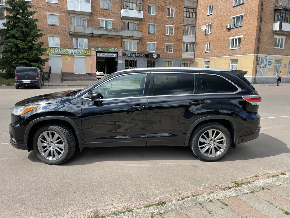 Авто Toyota highlander 2015