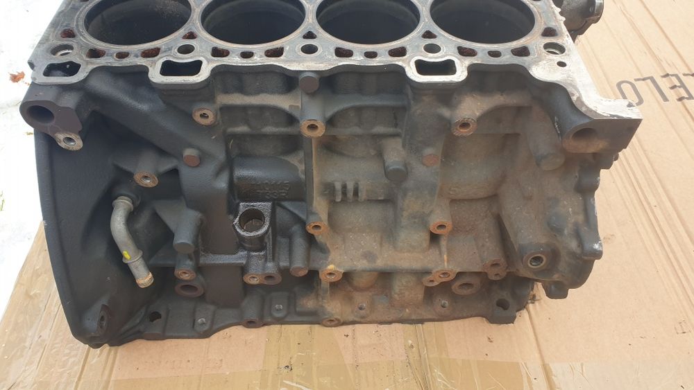 Trafic III Vivaro B Megane III Nissan 1.6 dcii R9M blok silnika