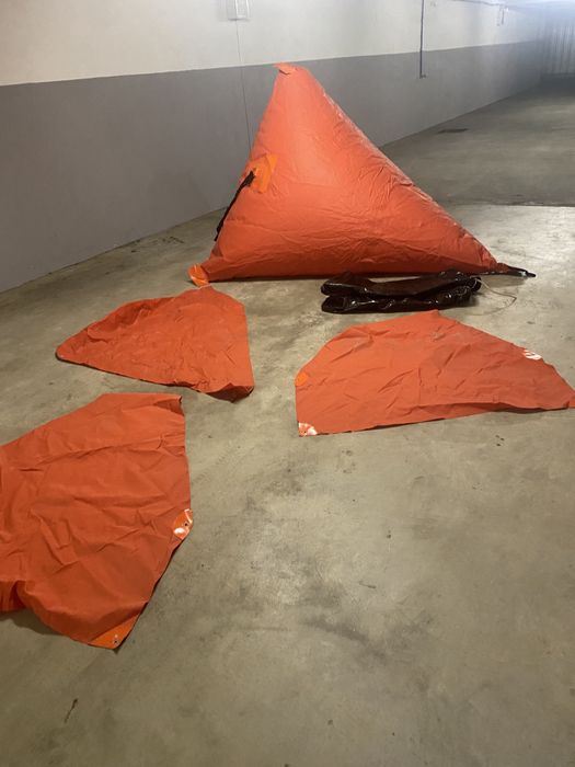 Boia Piramidal InSuflavel (1.8 m altira x 2.8 largura)