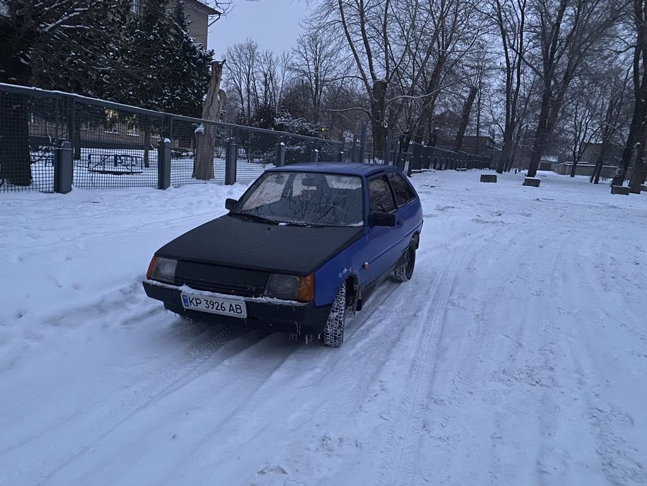 Таврия обслужена на ходу каждый день гбо вписано  ремень ролик помпа новое поварено днище газ бензин работает только полное переоформление резина хорошая не дымит