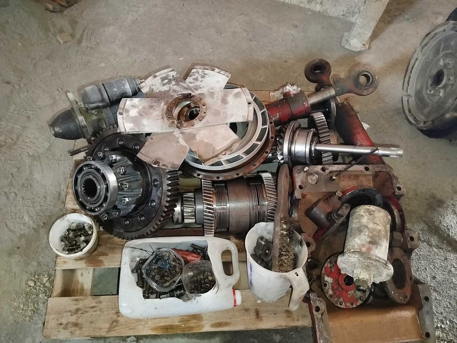 most, elementy skrzyni biegów, pompy hydrauliczne, części  gpw 2010