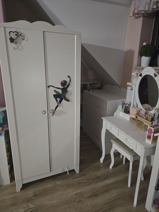 Meble białe dla dziewczynki