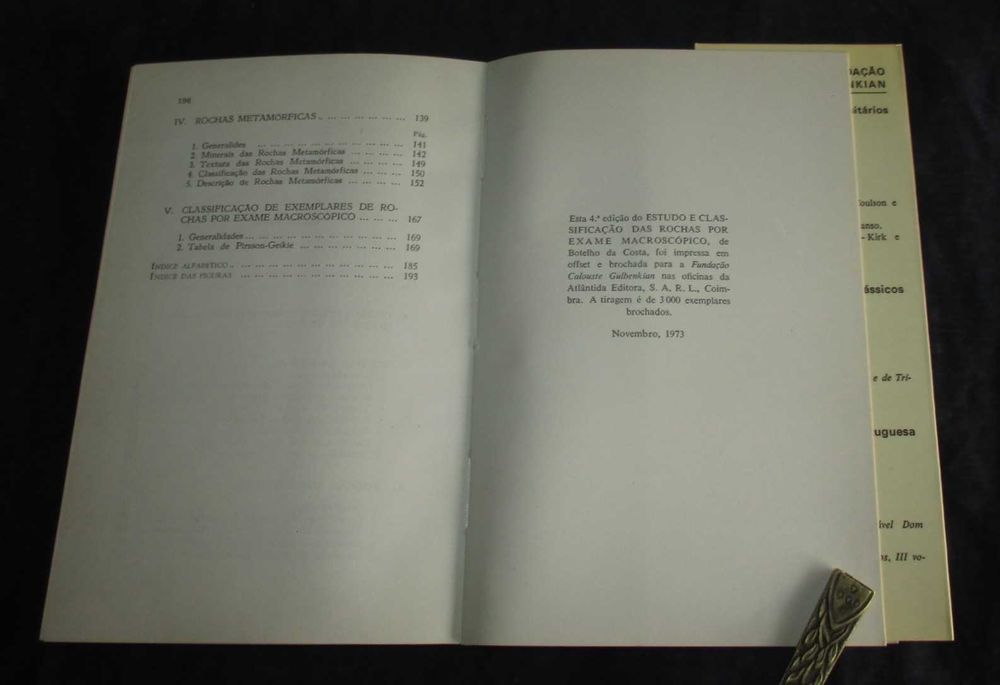 Livro Estudo e Classificação das Rochas por exame Macroscópico