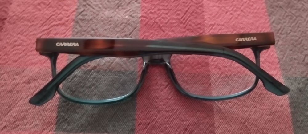 Óculos Carrera novos