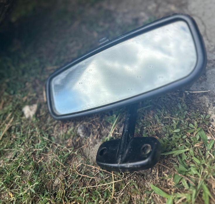 Продам скло в авто