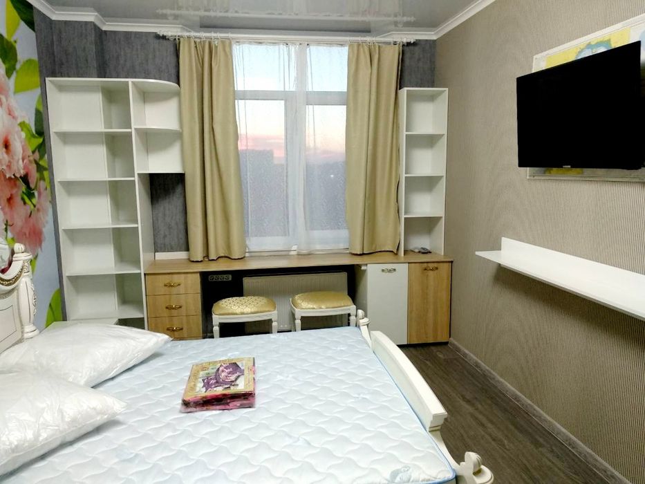 Сдам длительно 3-х комн квартиру в ЖК. Нагорный ул Дюковская центр