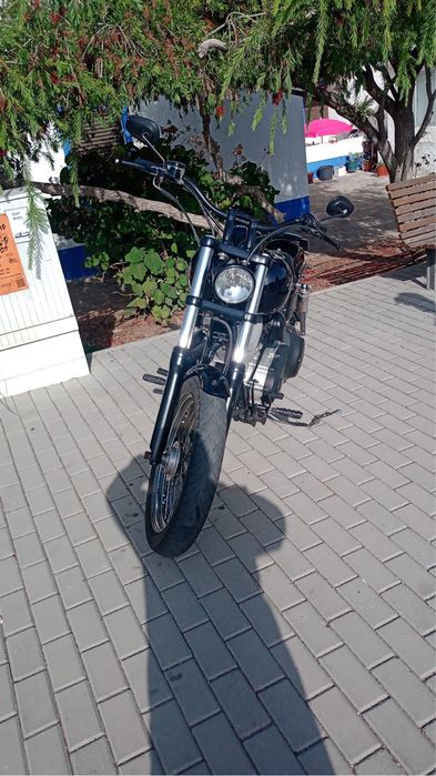 Dyna Harley-Davidson.