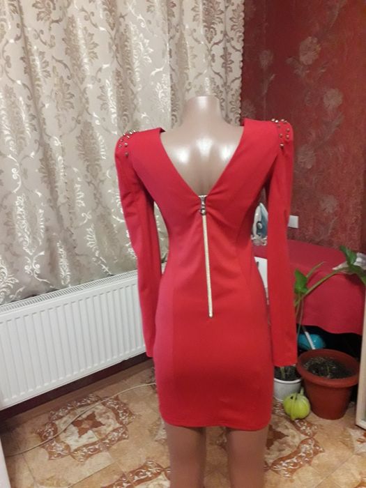 Платя червоне жіноче