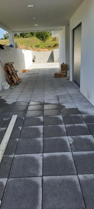 Ladrilhador, Pedreiro e outros acabamentos