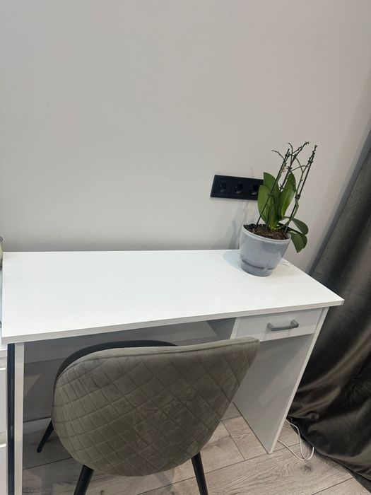 Стіл  письмовий, білий