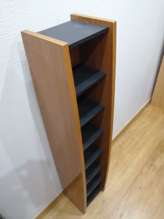 Torre para cd's em pinho