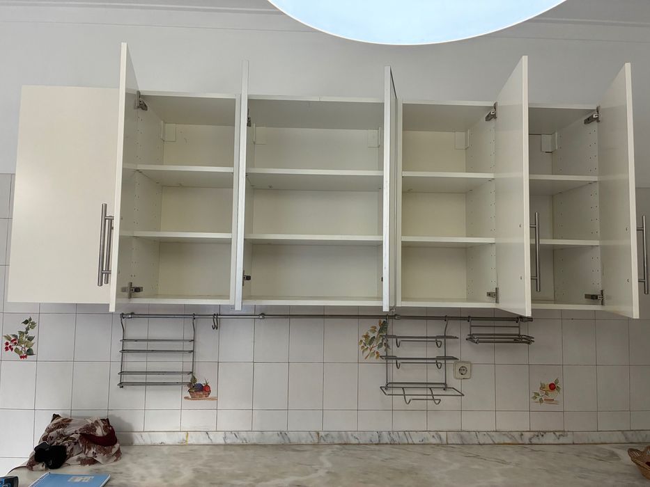 Móveis superiores de cozinha IKEA branco mate