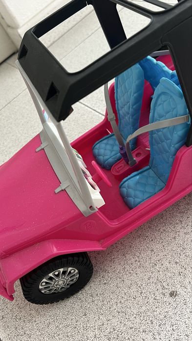 jip da barbie descapotável