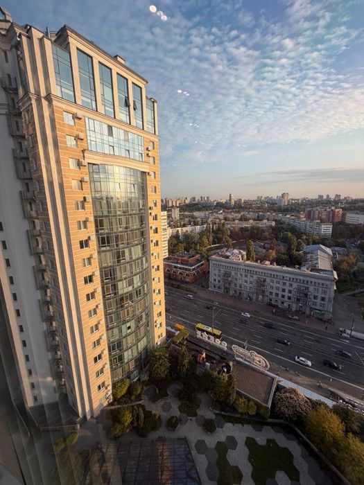 Продаж квартири сусасним ремонтом та з панорамним видом на Київ в ЖК Smart Plaza Polytech! Метро 1 хв