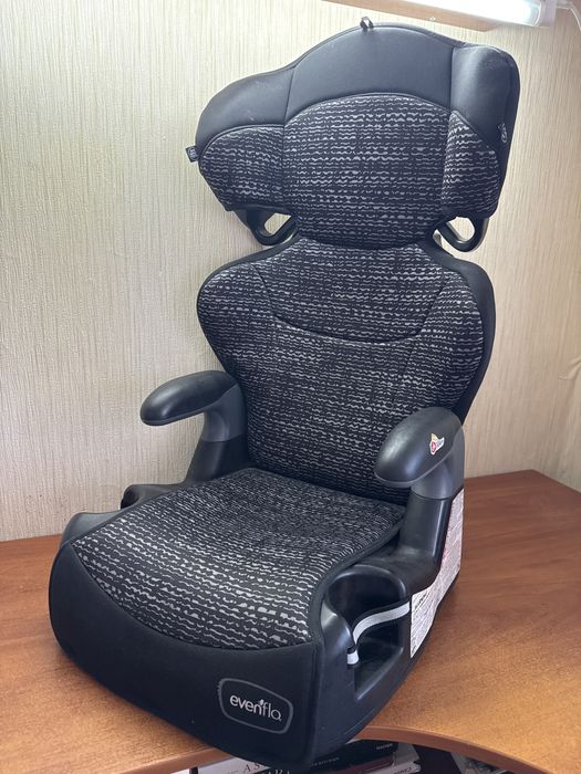 Продам автокресло - бустер