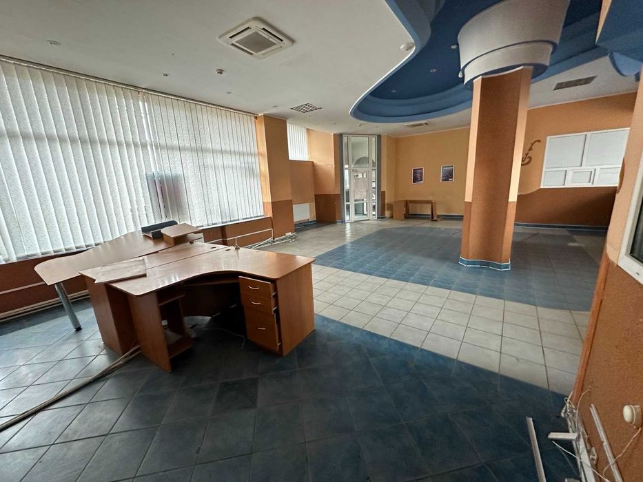 Оренда комерційного приміщення 140–175 м² у центрі Коломиї