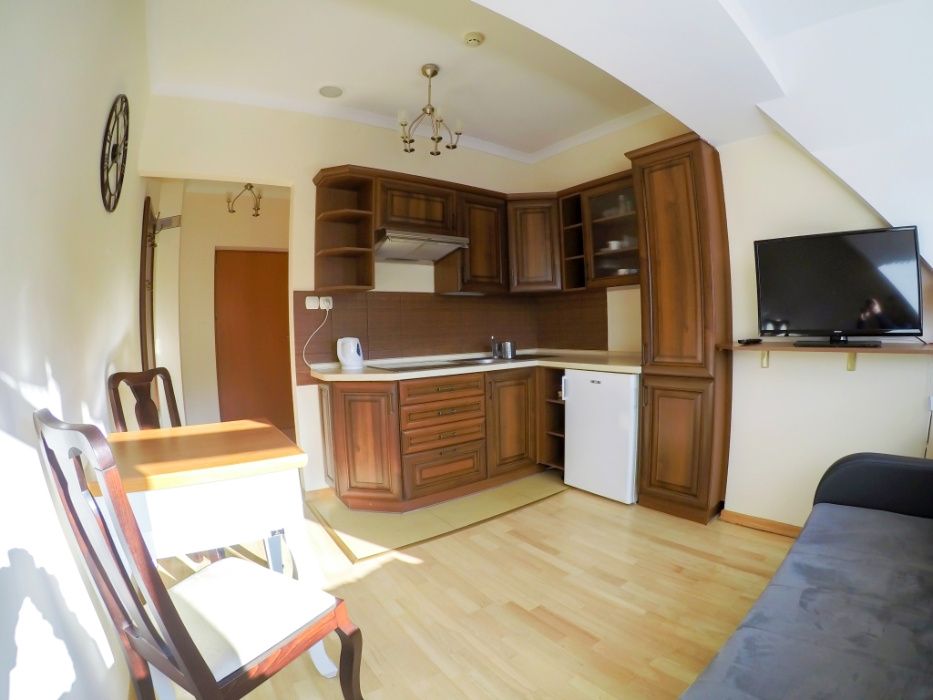 Lato Wakacje  Apartament 2 osobowy Centrum Krynicy wolne pokoje winda
