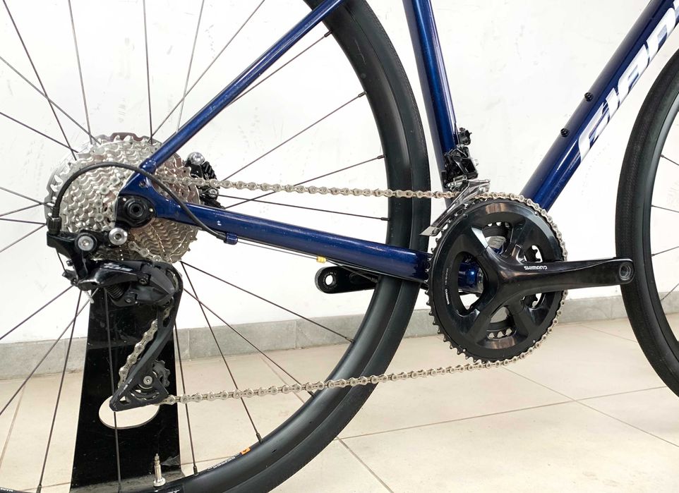 Шосейник та трохи гравел Giant Contend AR 1