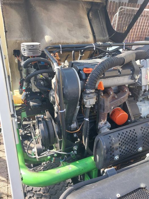 Etesia 124DX    4X4 faktura Vat z kabina ogrzewana