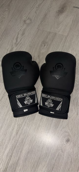 Rękawiczki bokserskie 10 oz DBX Bushido