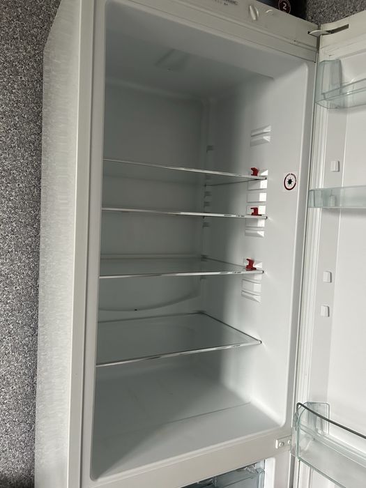 Холодильник snaige