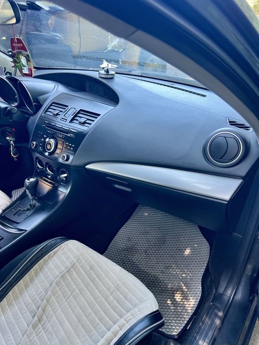 Mazda 3 2012 рік