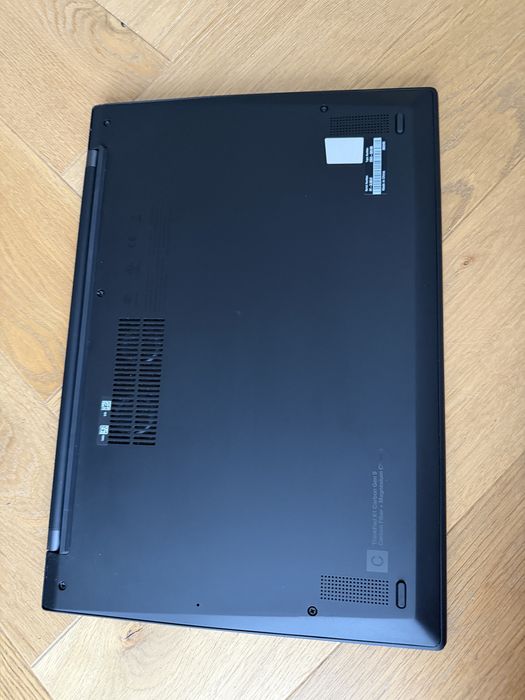 Lenovo ThinkPad X1 Carbon Gen 9 – i5-1145G7 / 16GB / 256GB SSD