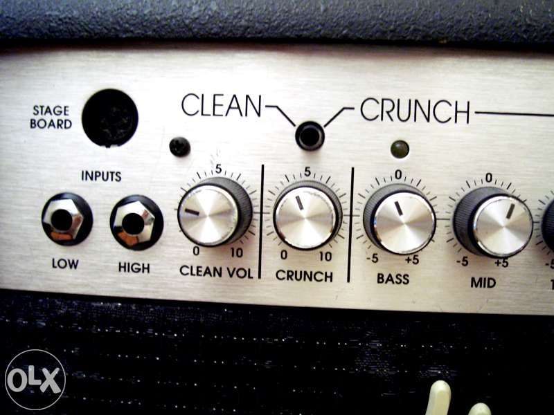 Amplificador de guitarra 120W com pré a valvulas