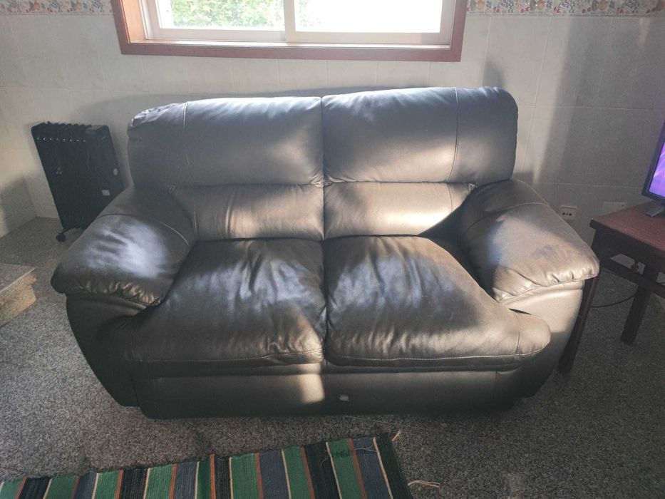 Sofá Preto em couro