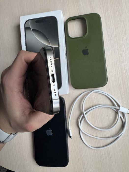 iPhone 16 Pro 256, як новий, неверлок