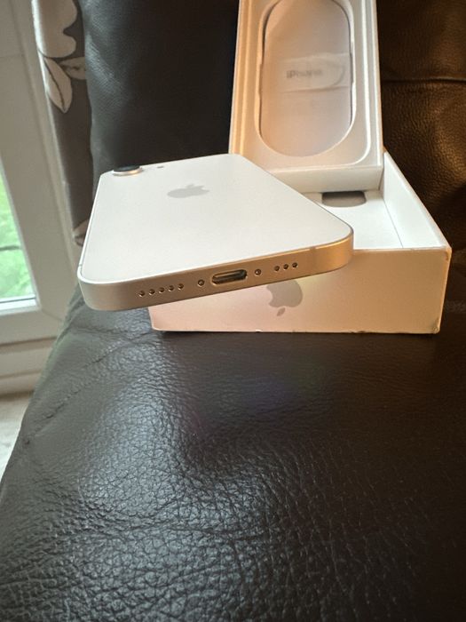 Iphone 16 E 128 GB kolor bialy - 100% baterii