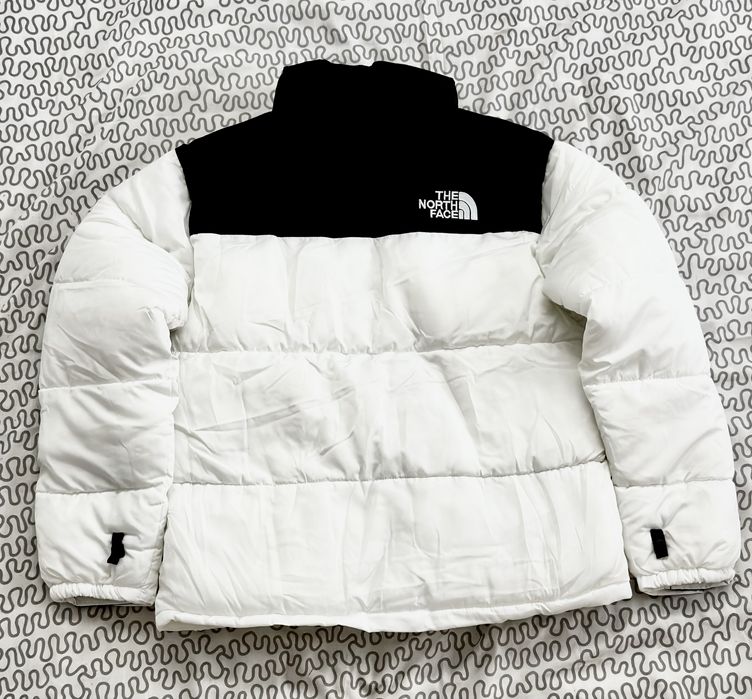 Biała kurtka The North Face rozmiar M