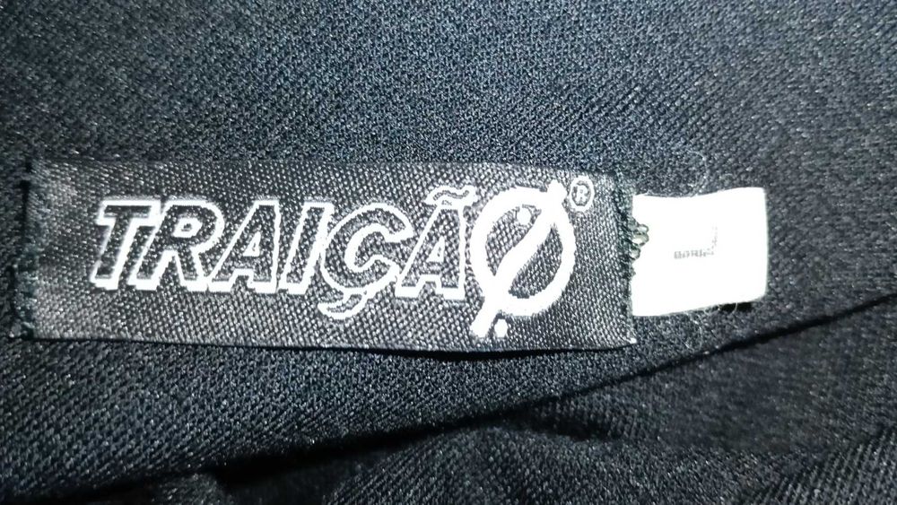 Vestido preto elegante com detalhes em brilhantes - Tamanho L