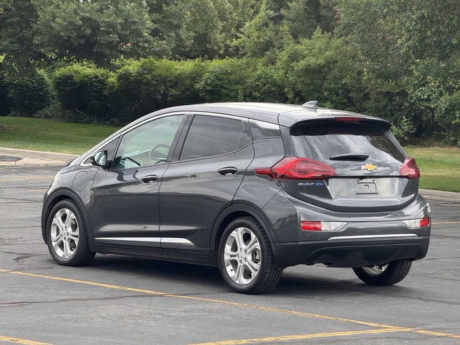 Chevrolet Bolt EV      2021