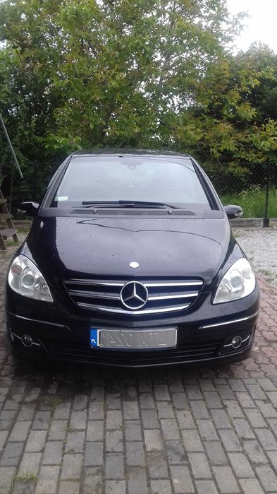 Mercedes Benz B 180