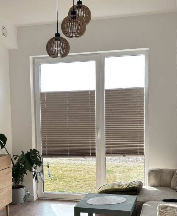 rolety plisowane blackout beżowe na okno 3 sztuki