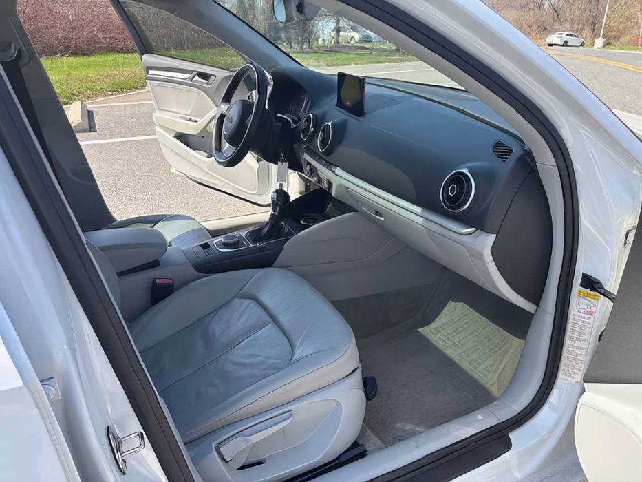 Audi A3 Premium      2015