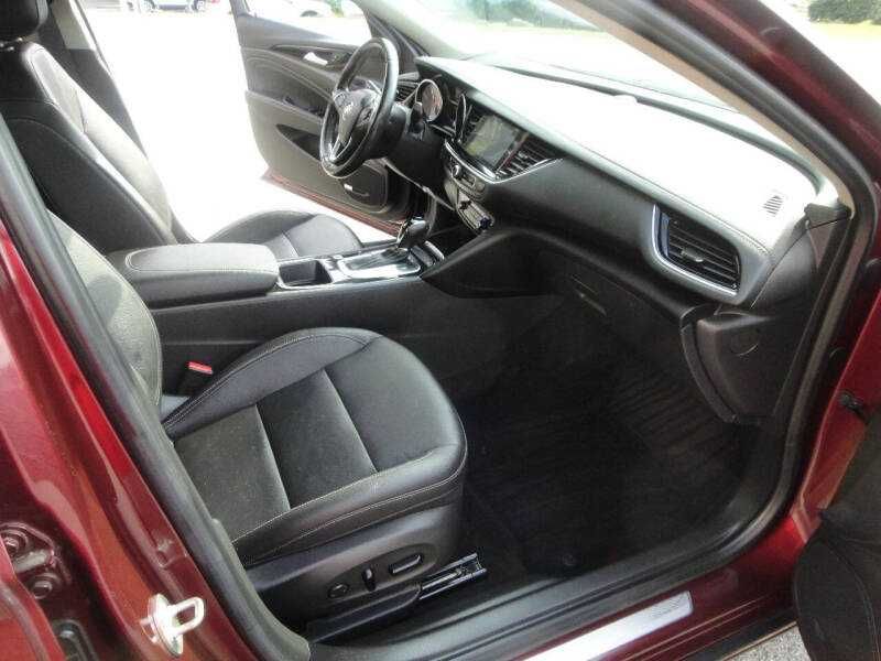 2018 Buick Regal Sportback Essence