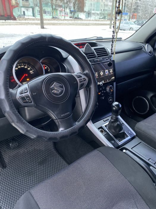 Suzuki grand vitara ПРОДАМ