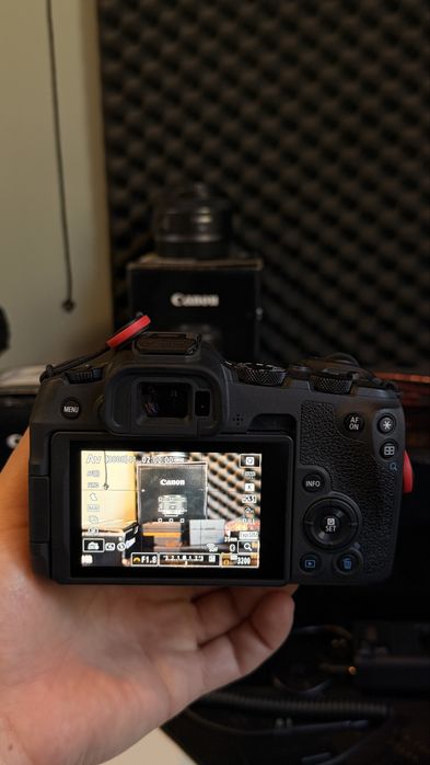 Canon R8 (corpo)