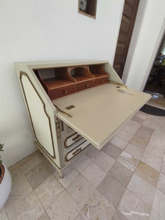 Cómoda/Escrivaninha estilo Louis XV